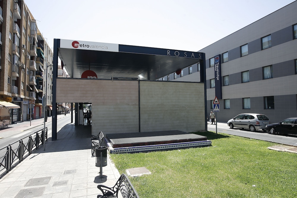 Travelodge Valencia Aeropuerto Hotel 45/48