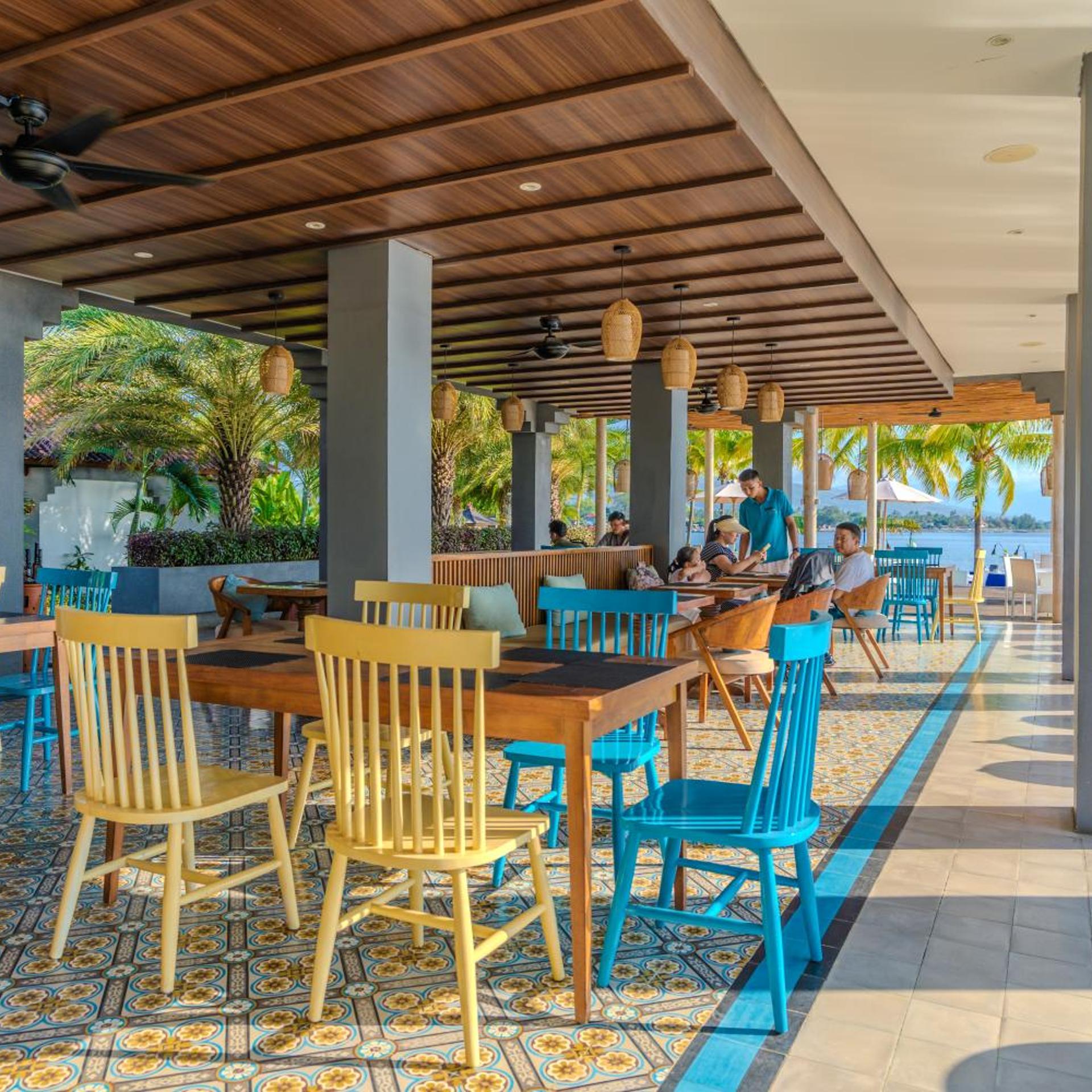 Lovina Beach Club And Resort 48/64