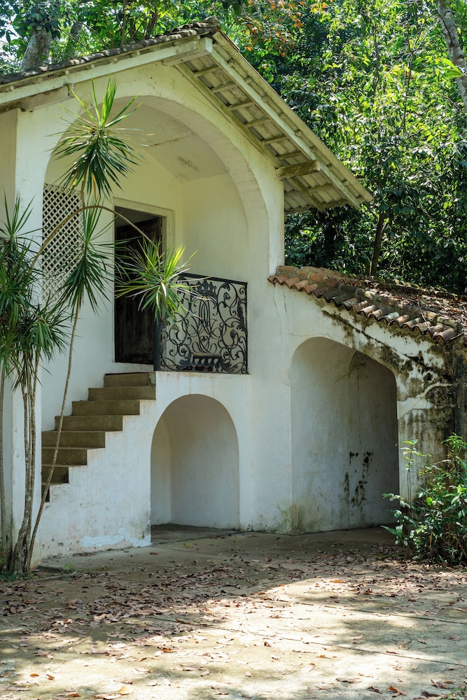 Lunuganga Estate 44/49