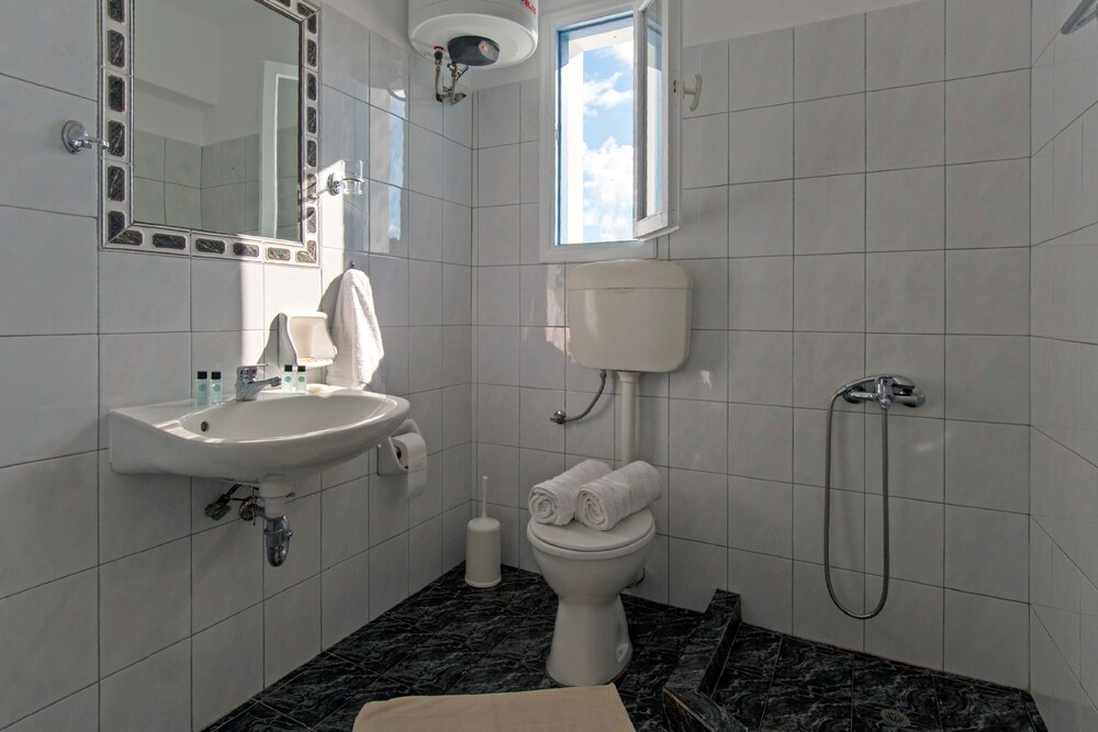 Perigiali Rooms 13/58