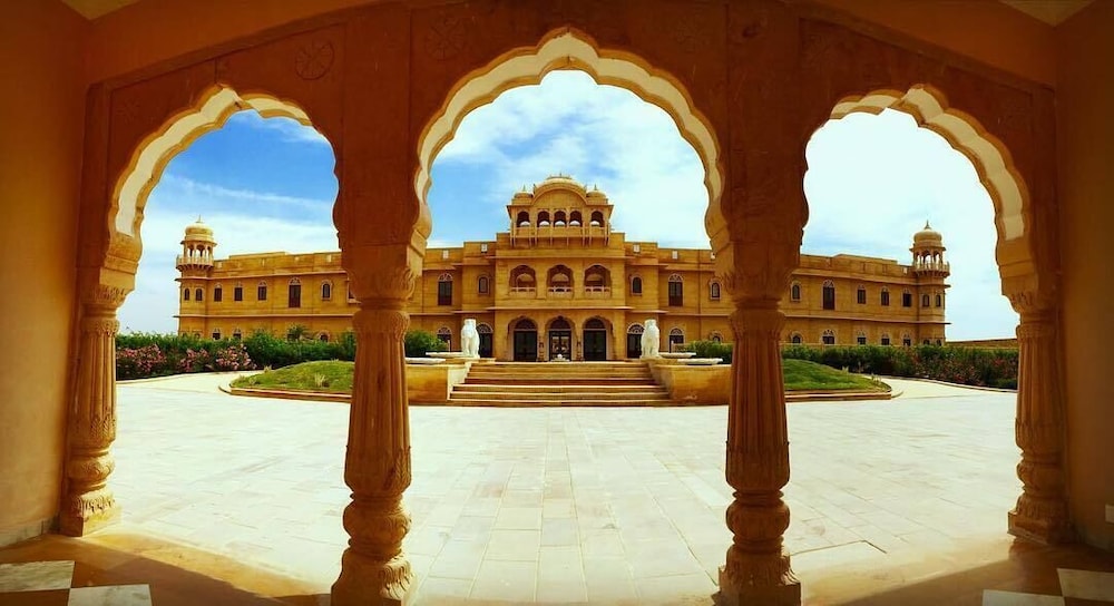HOTEL JAISALKOT 24/28