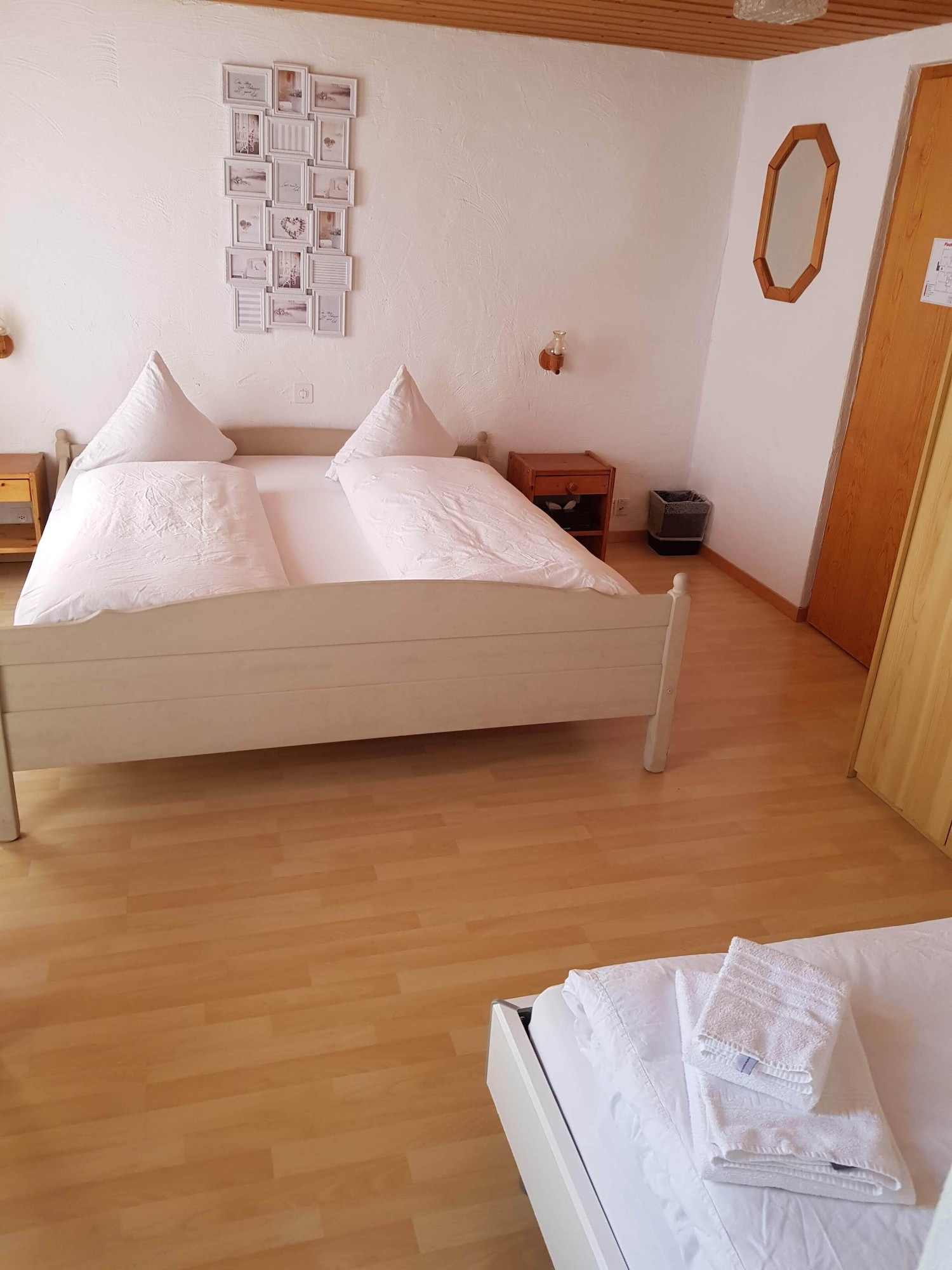 ROOM, TRIPLE