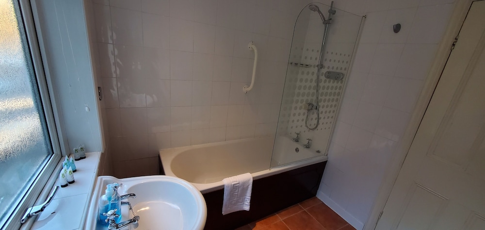 Diamonds Guest House 49/49