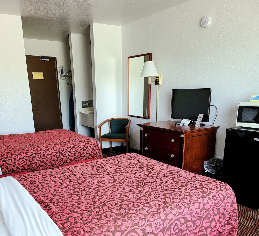 Days Inn By Wyndham Holland 7/35