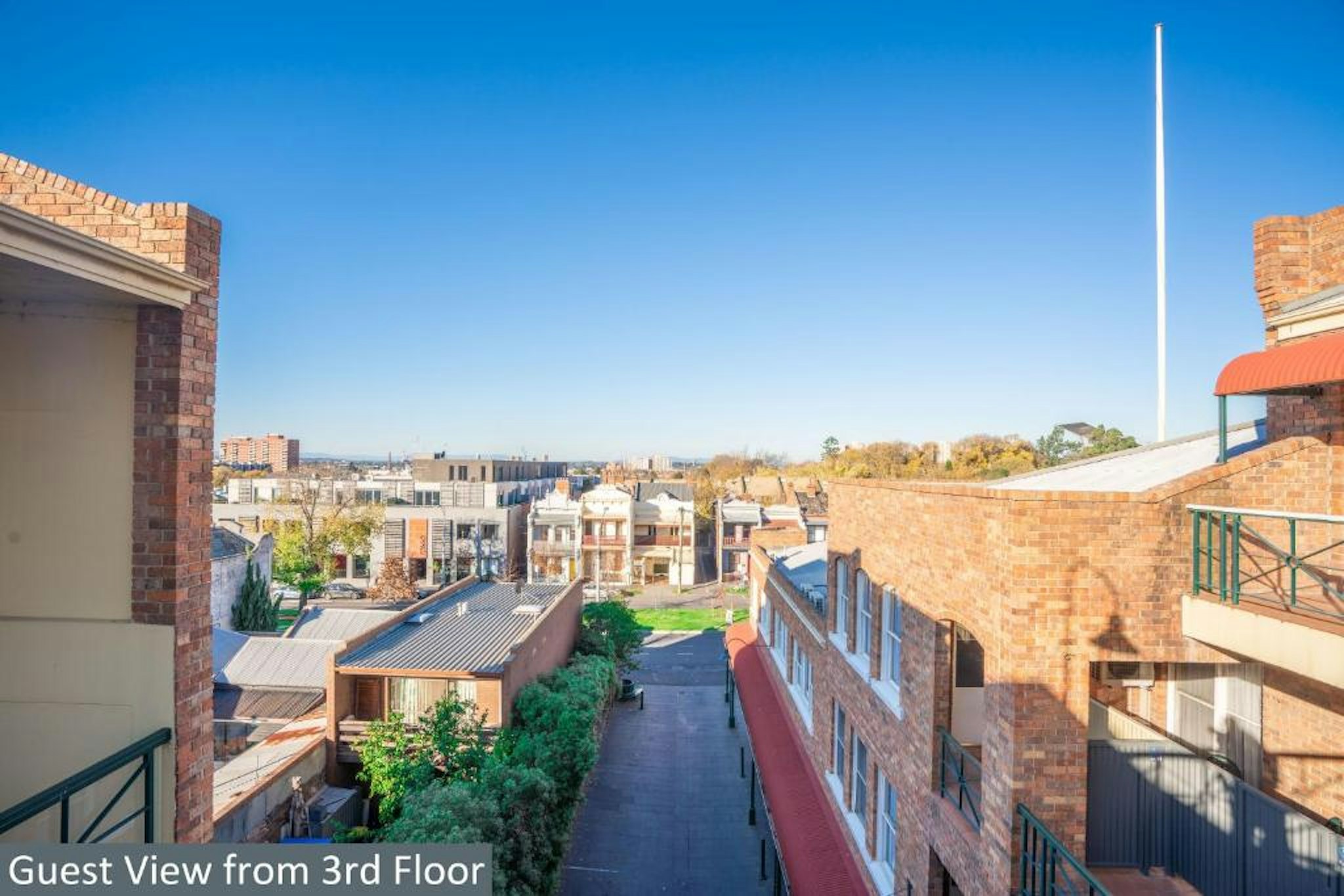 Carlton Clocktower Apartments 8/63