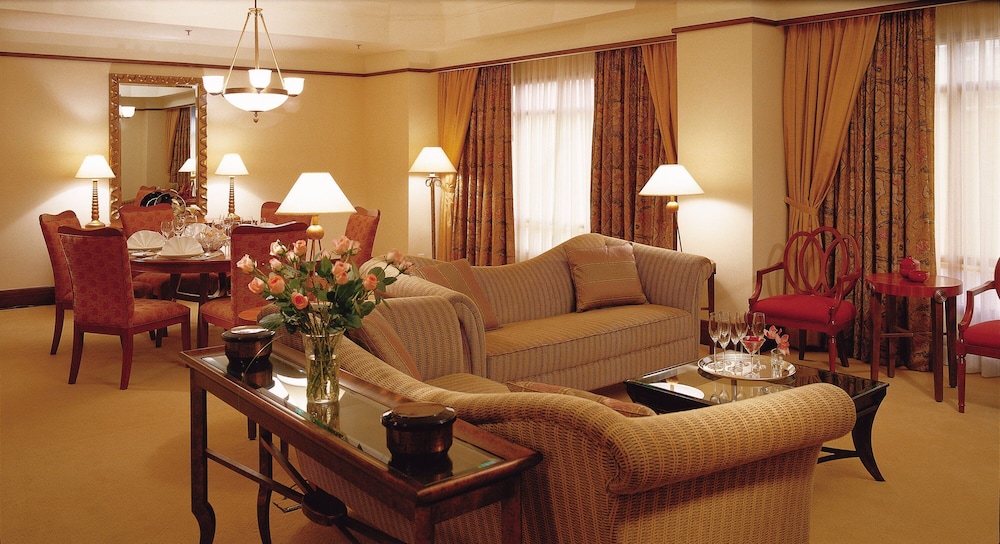 Mandarin Oriental Kuala Lumpur 43/83