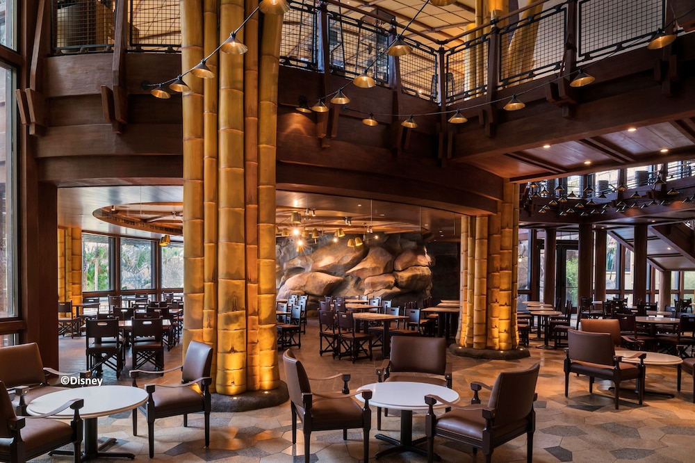 Disney Explorers Lodge 34/57