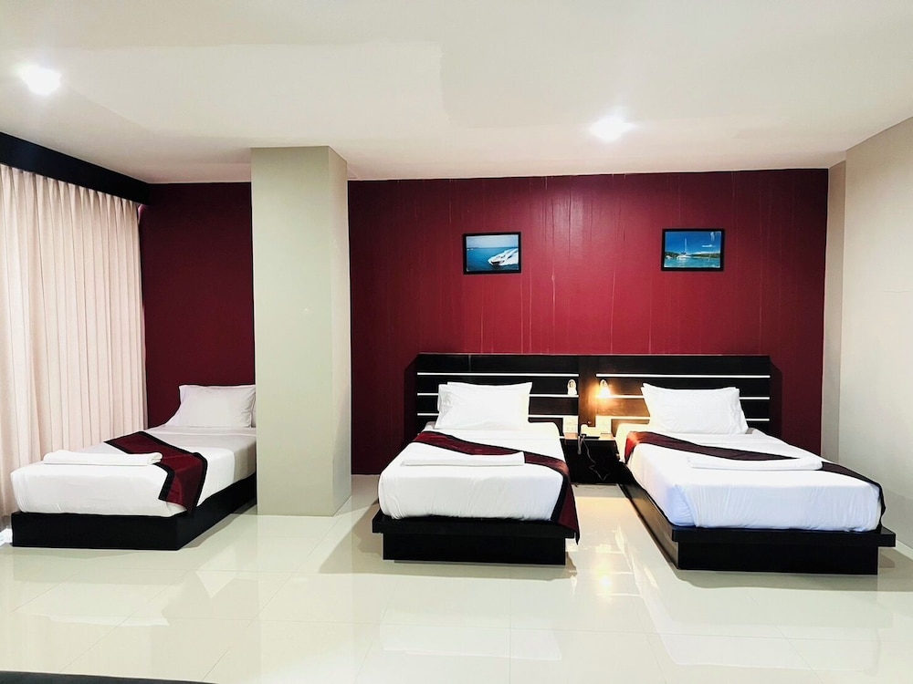 The Habour Front Hotel Surat Thani 16/46