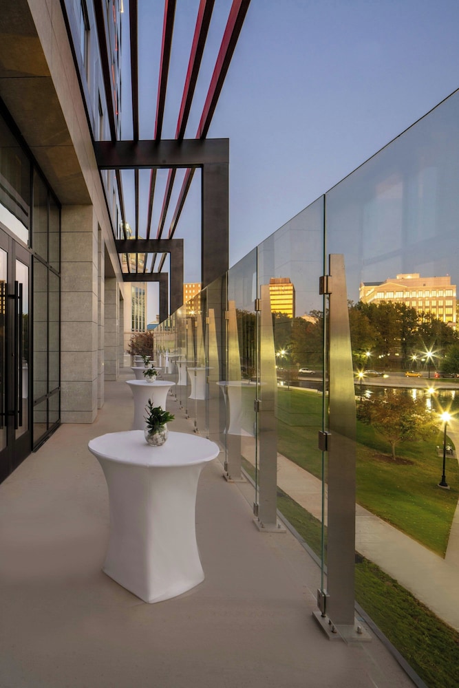 Trilogy Hotel Huntsville, Autograph Collection 43/43