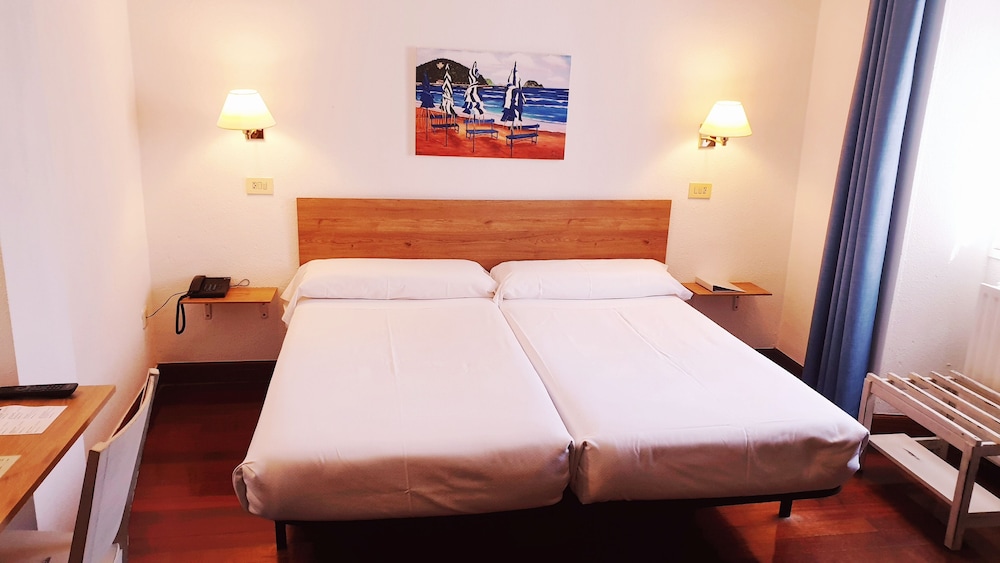 Zarauz Hotel 2/22