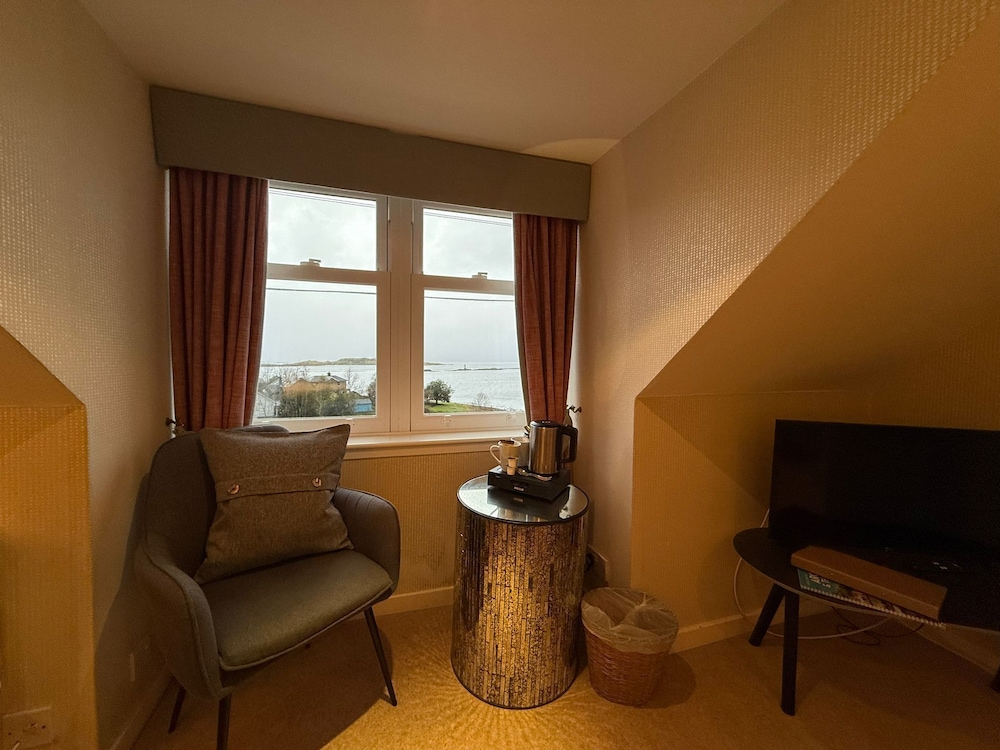 AIRDS HOTEL 28/50