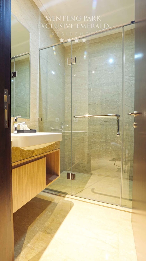 Menteng Park Exclusive Emerald 68/68