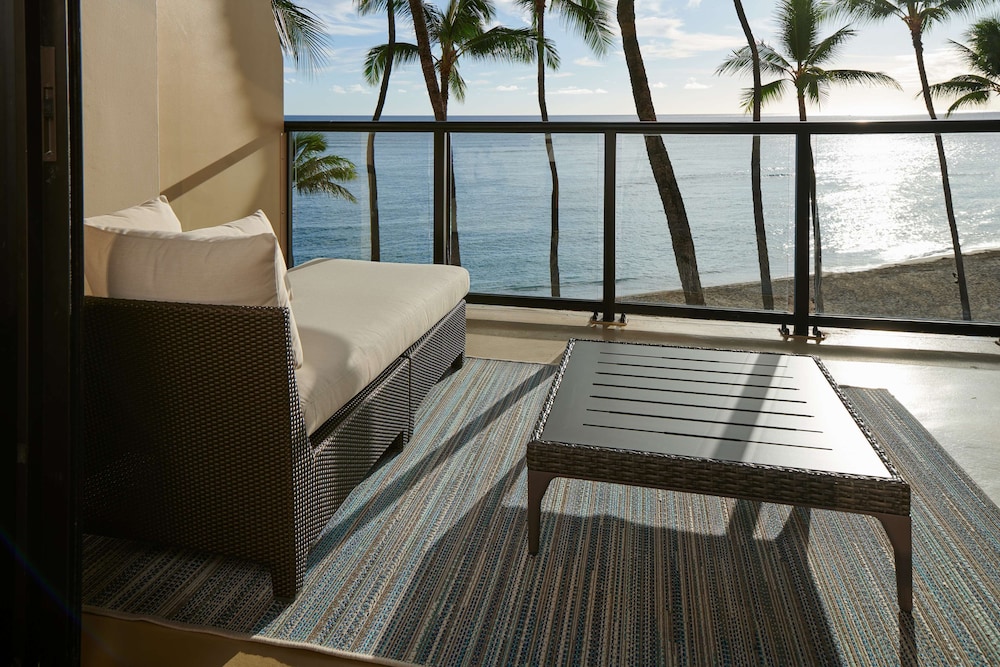 OUTRIGGER Waikiki Beach Resort 46/88