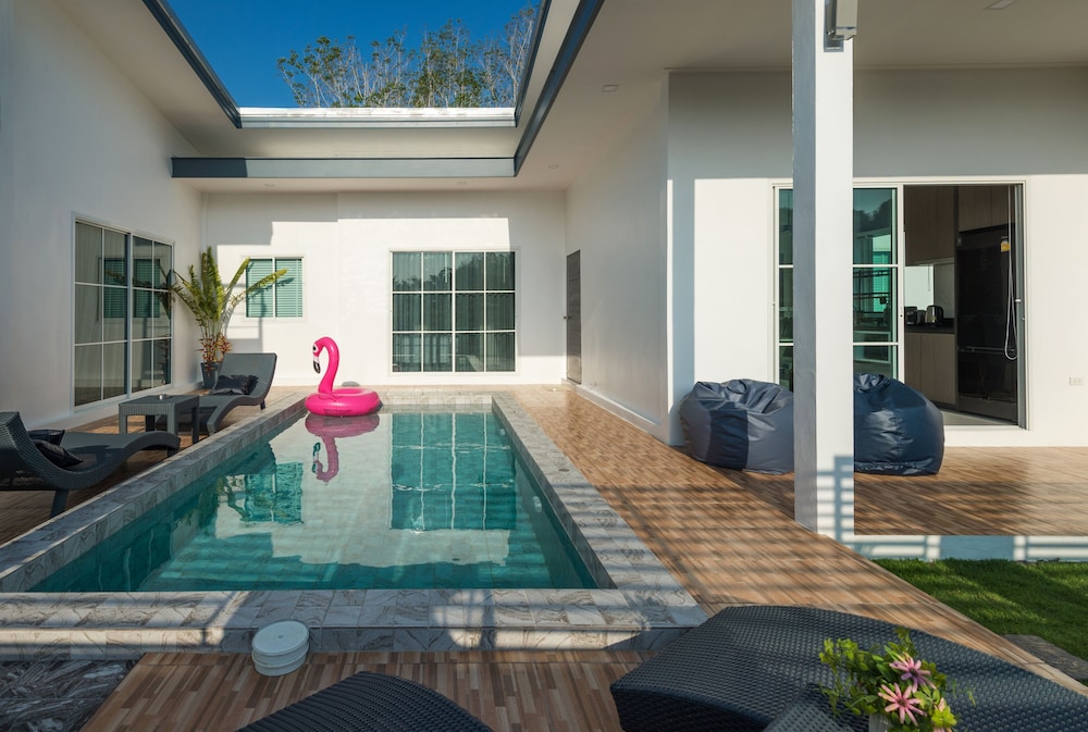 Lark Pool Villa Krabi 32/62