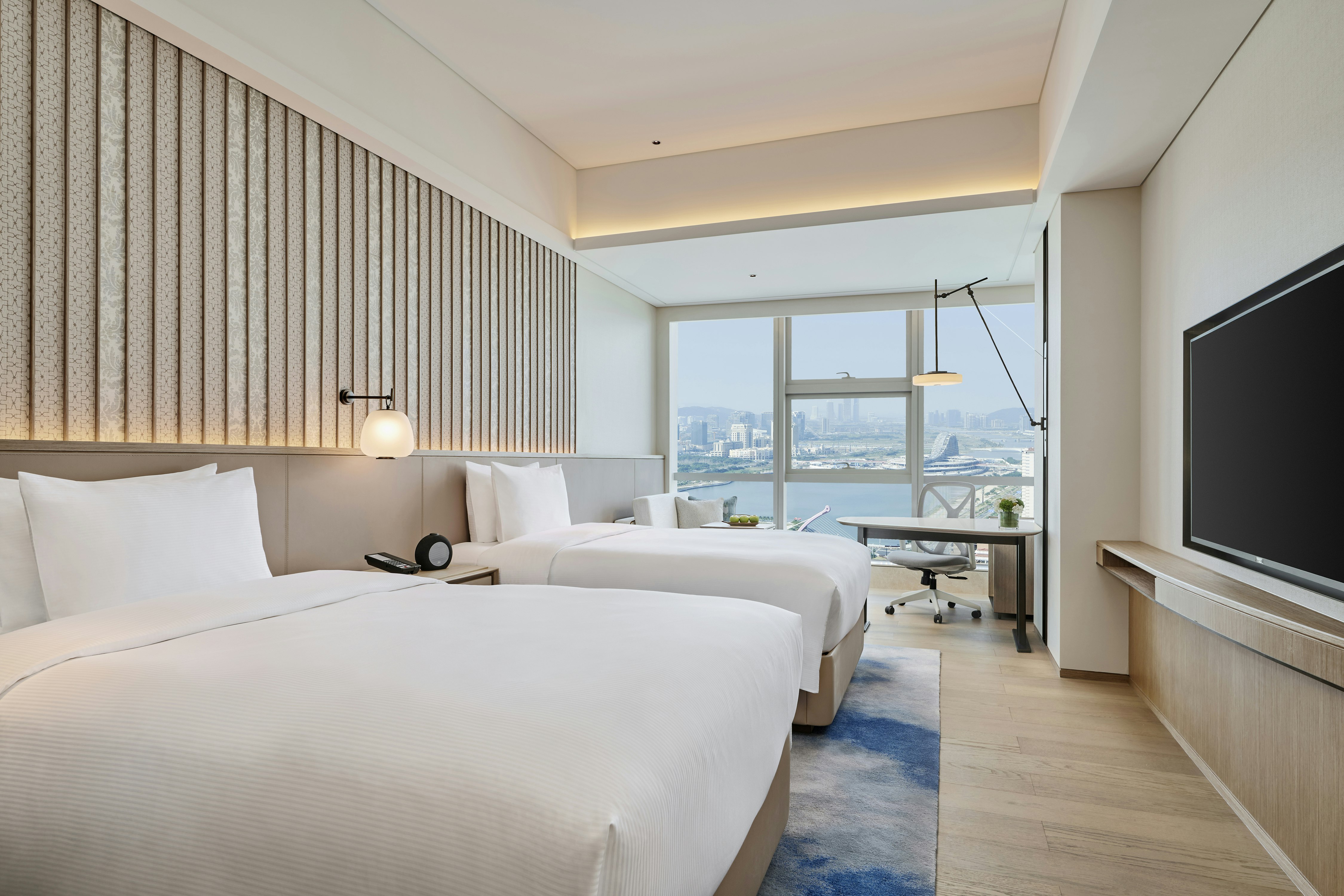 GUEST ROOM, TWIN BEDS, RIVER VIEW