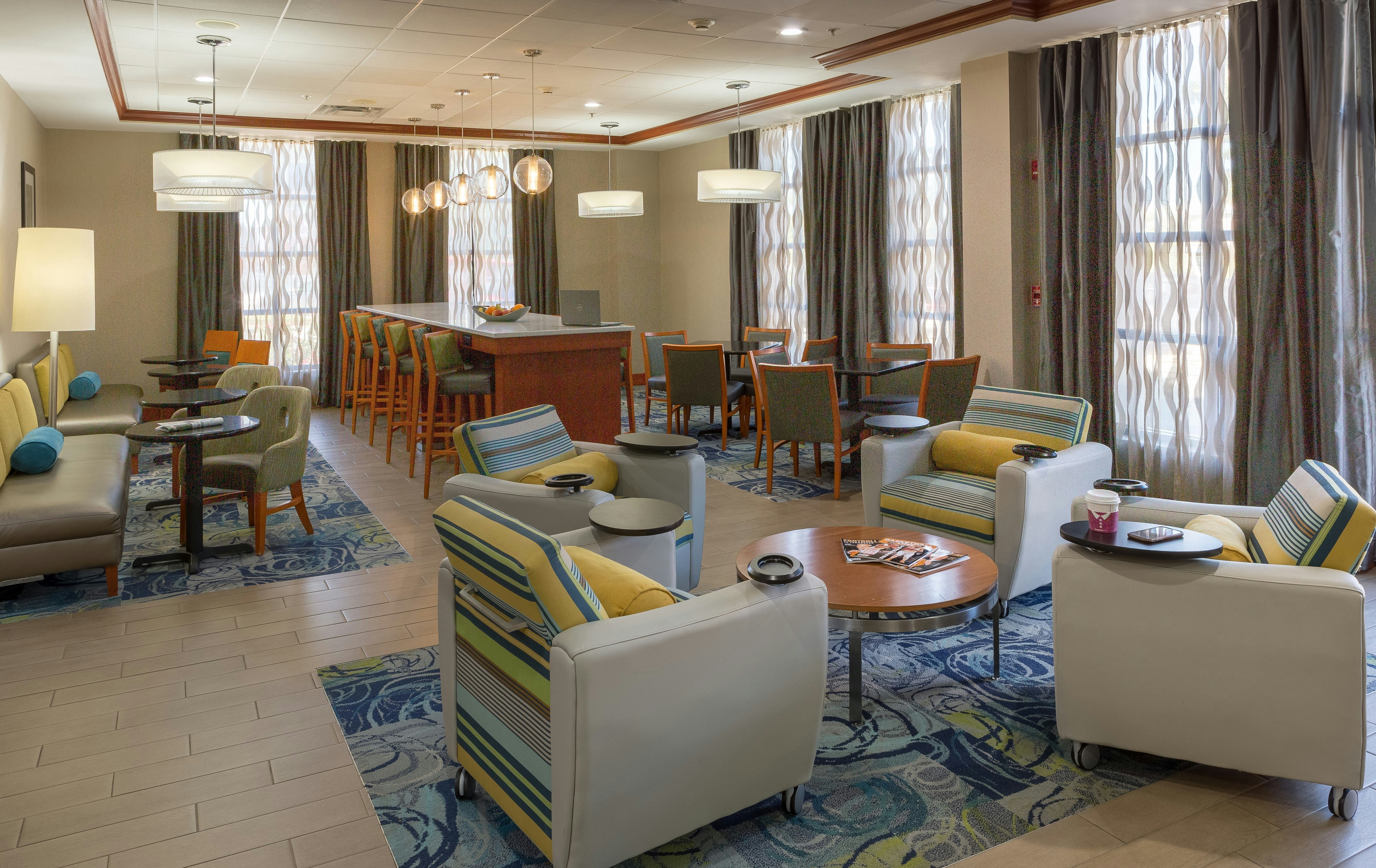 Hampton Inn Suites Knoxville Downtown 29/43