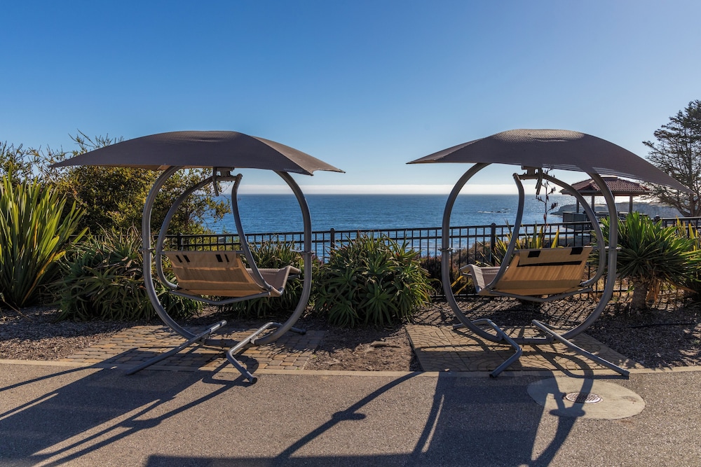 Inn at the Cove 30/64