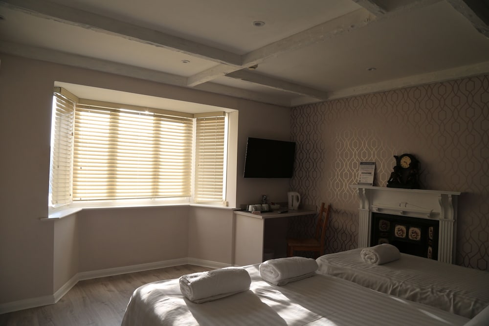 Debden Guest House 35/50