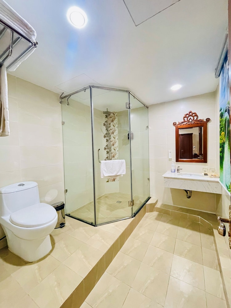 Airstar Hotel & Apartment 49/50