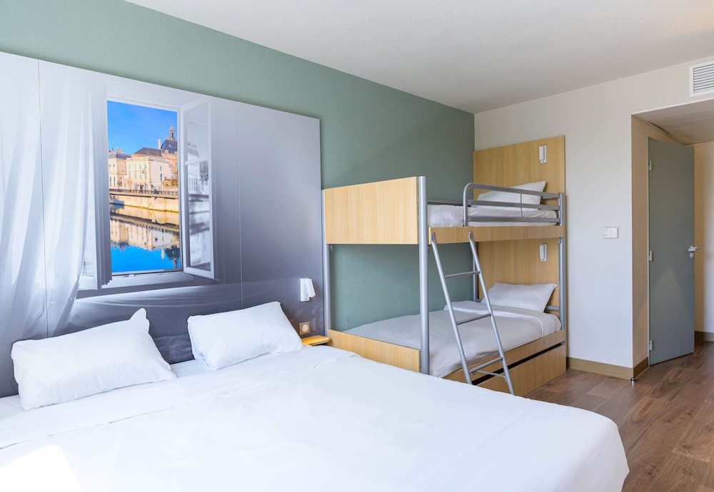 Room, Quadruple, Double and Twin Beds