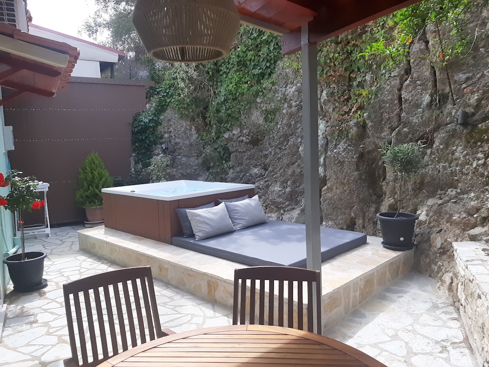 Paraskevi's Luxury Studios 32/46