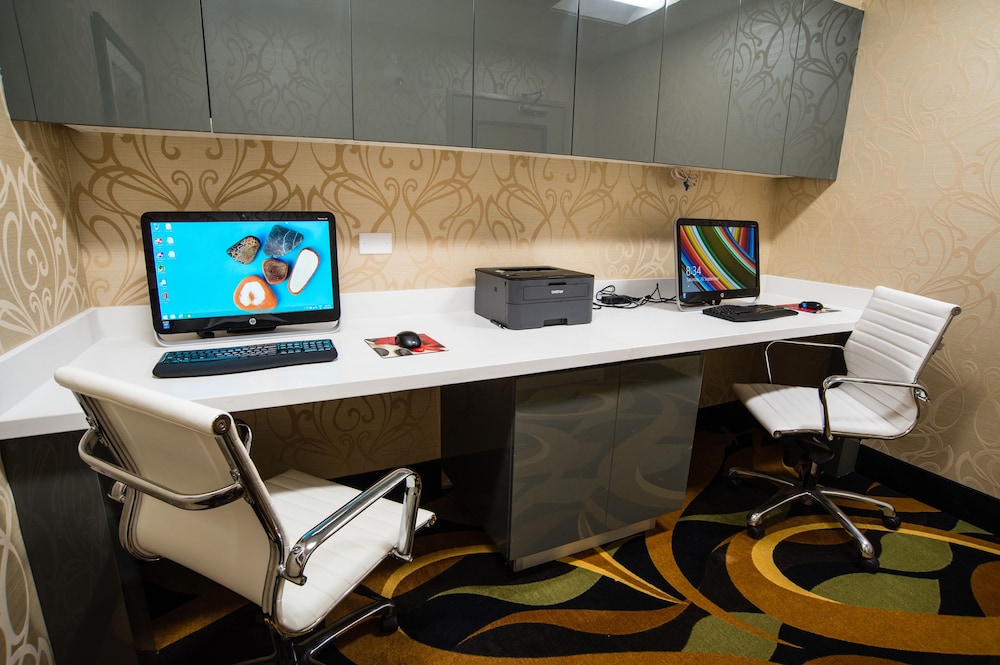 Western Star All Suites Signature Hotel 56/66
