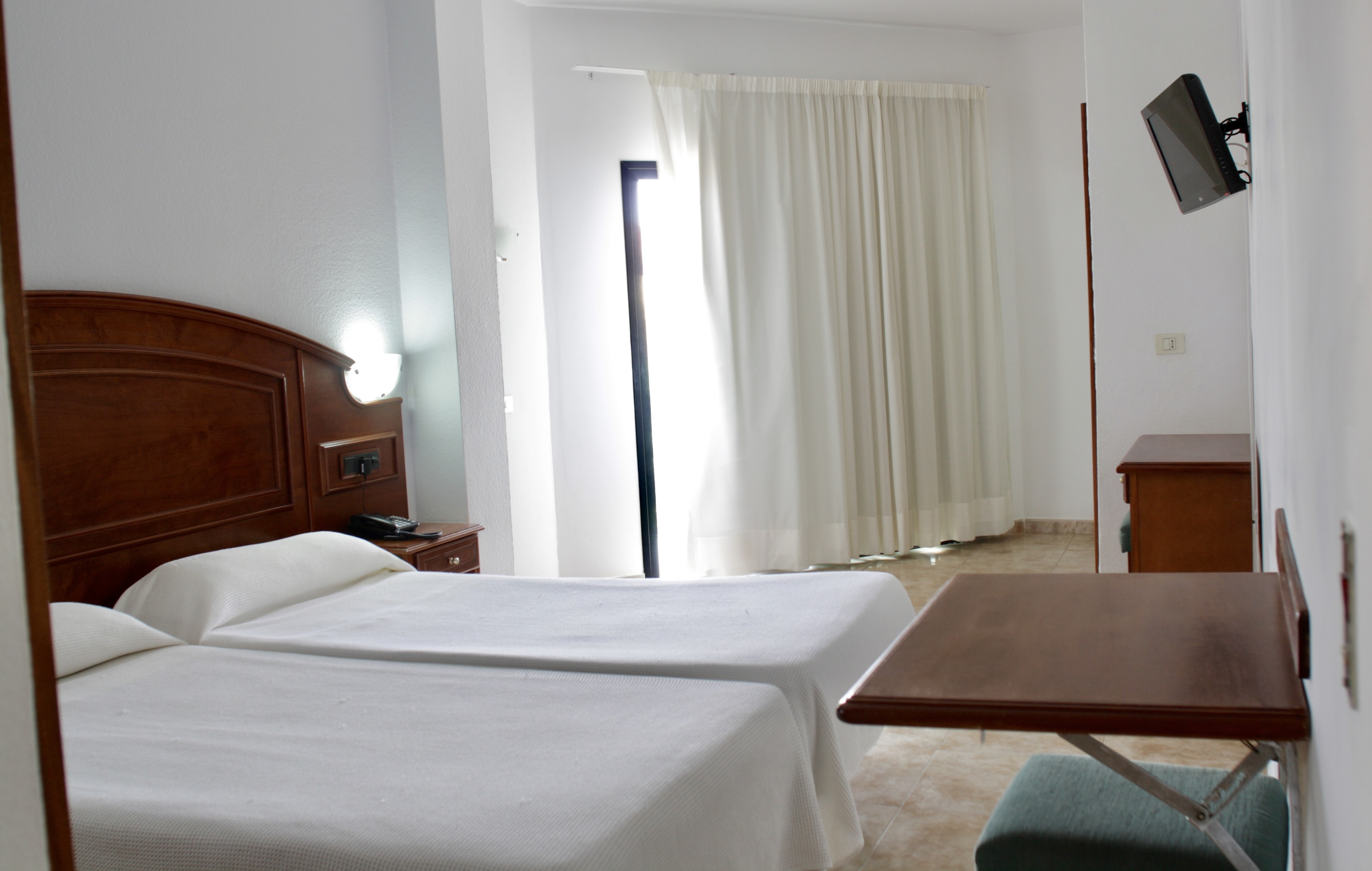 Hotel Tropical 17/56