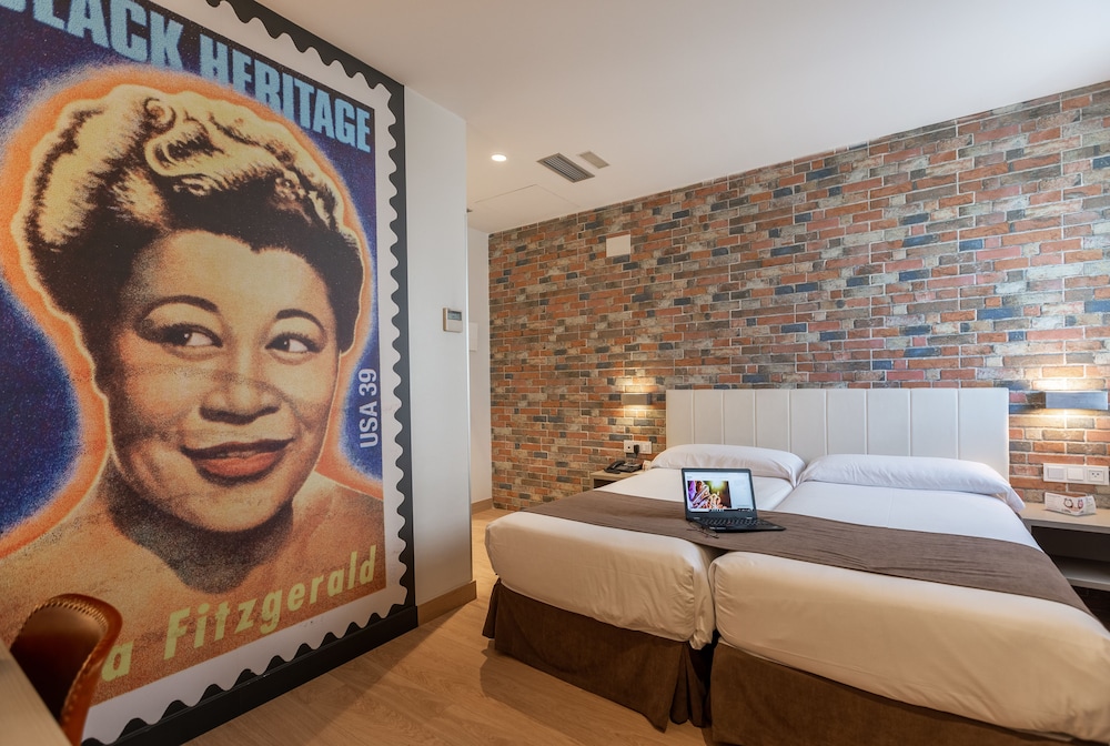 Colectia Hotel Urumea 5/76