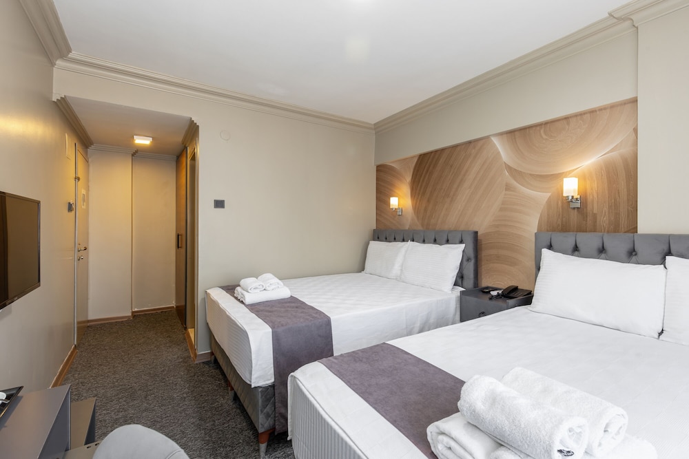 Loyal City Hotel 29/63