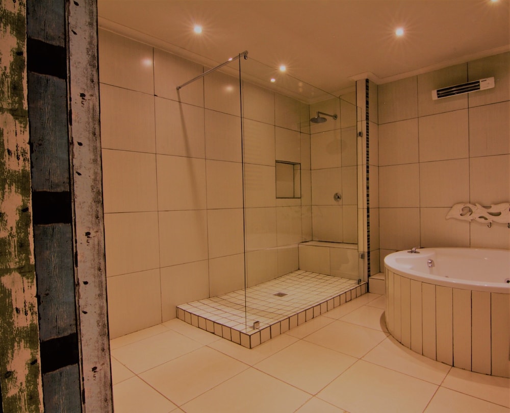 Cocomo Guesthouse Spa And Conference Centre 78/100