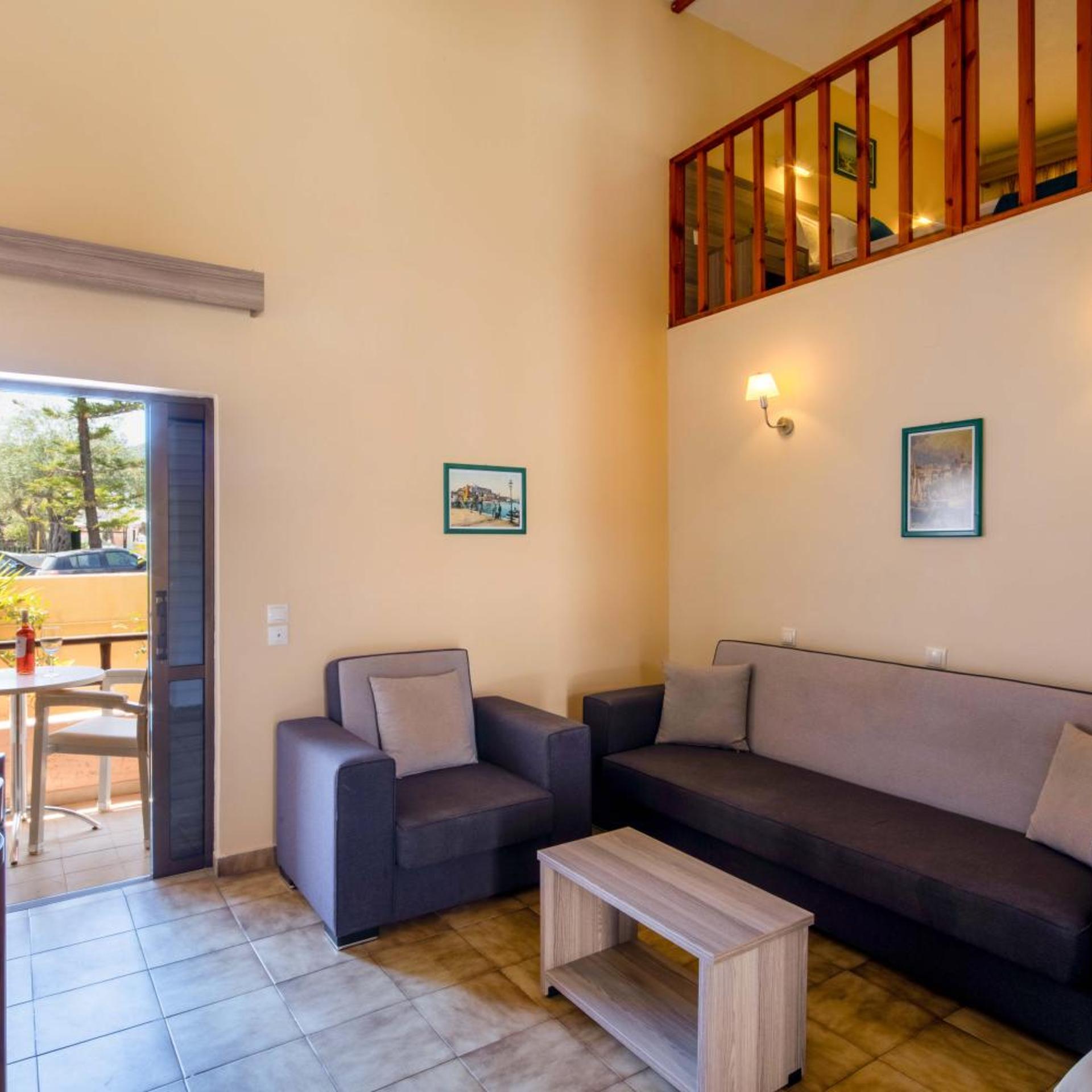 Rossis Beach Hotel 39/58