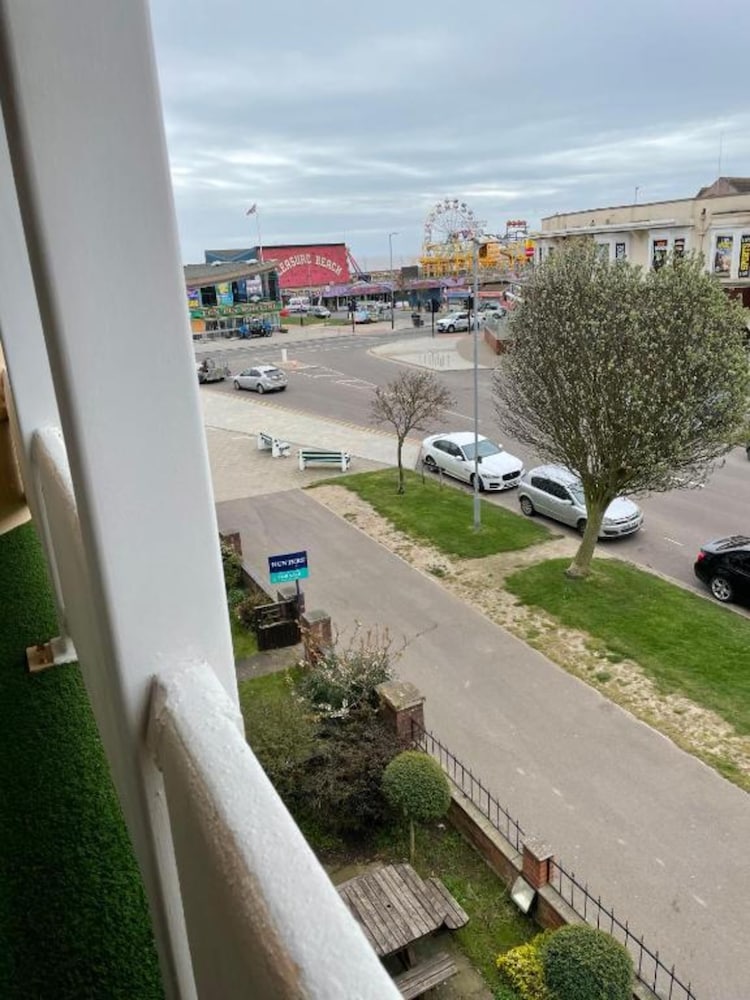 OYO Queens Hotel, Skegness 48/52