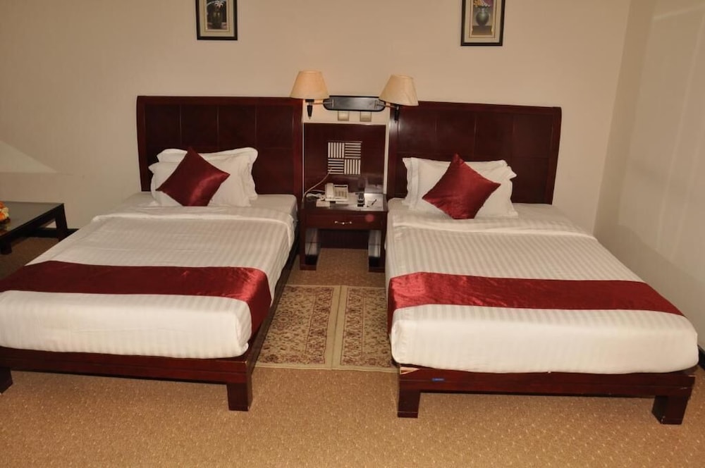Kaleb Hotel 5/50