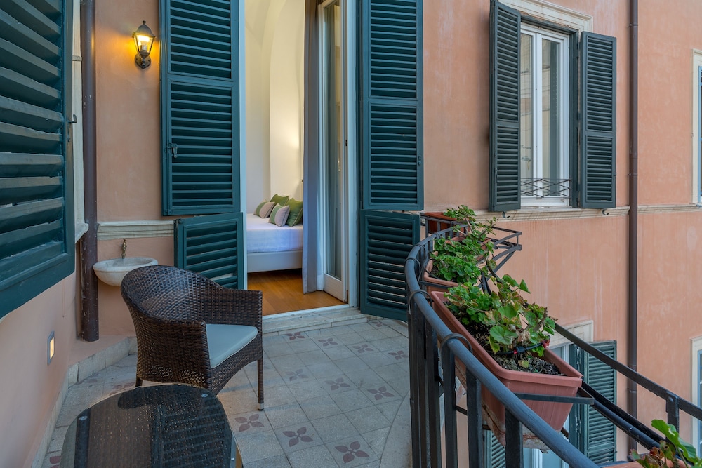 Les Diamants Spanish Steps Suite 23/46