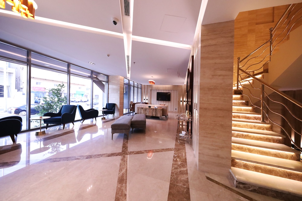 EVA Hotel 25/38