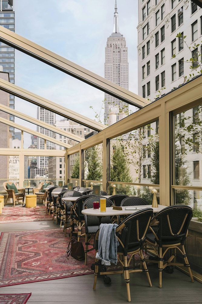 Flatiron Hotel 60/62