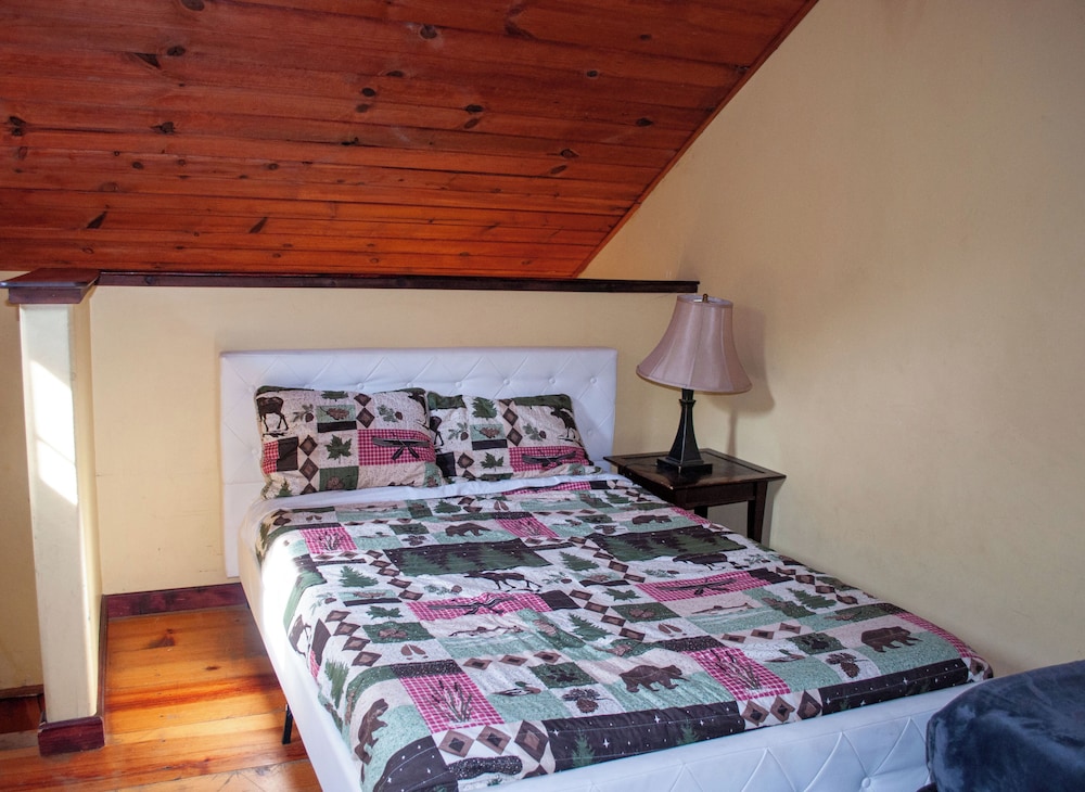 Sequoia Riverfront Cabins 25/71