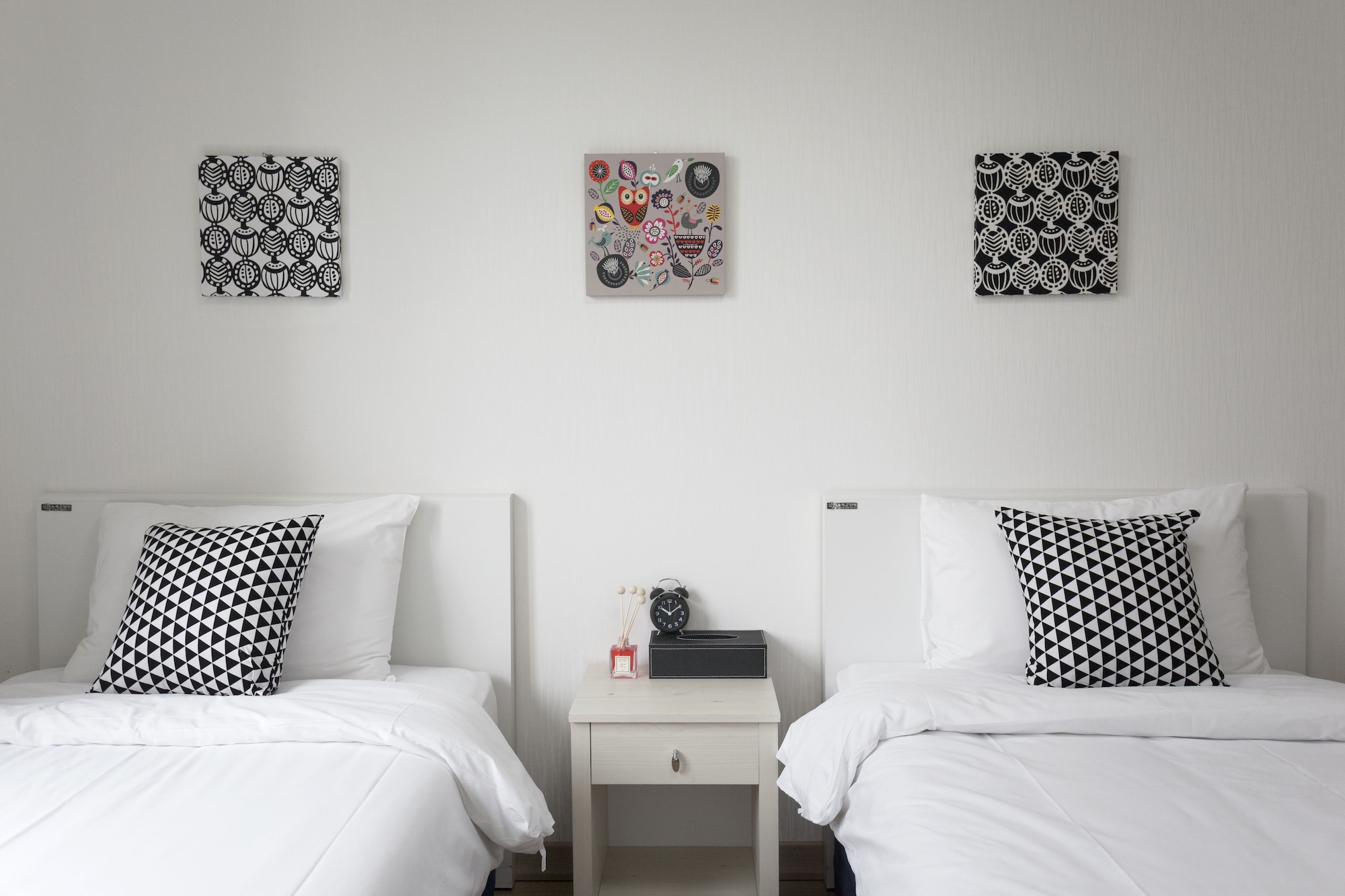 STANDARD, TWIN BEDS