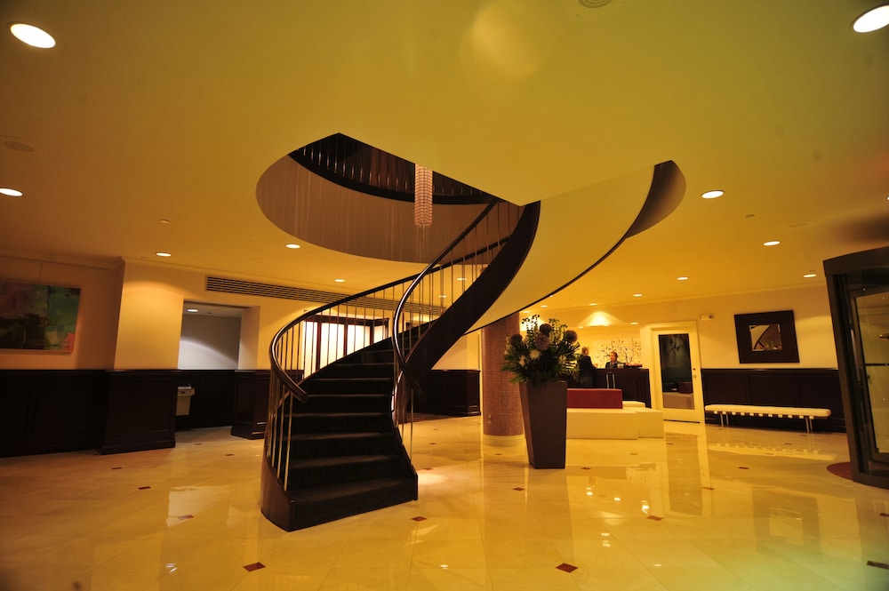 The Oyster Point Hotel 5/43