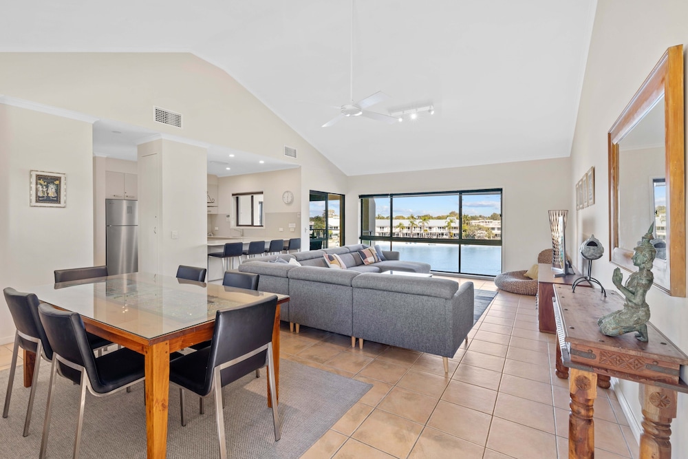 CULGOA POINT BEACH RESORT 6/72