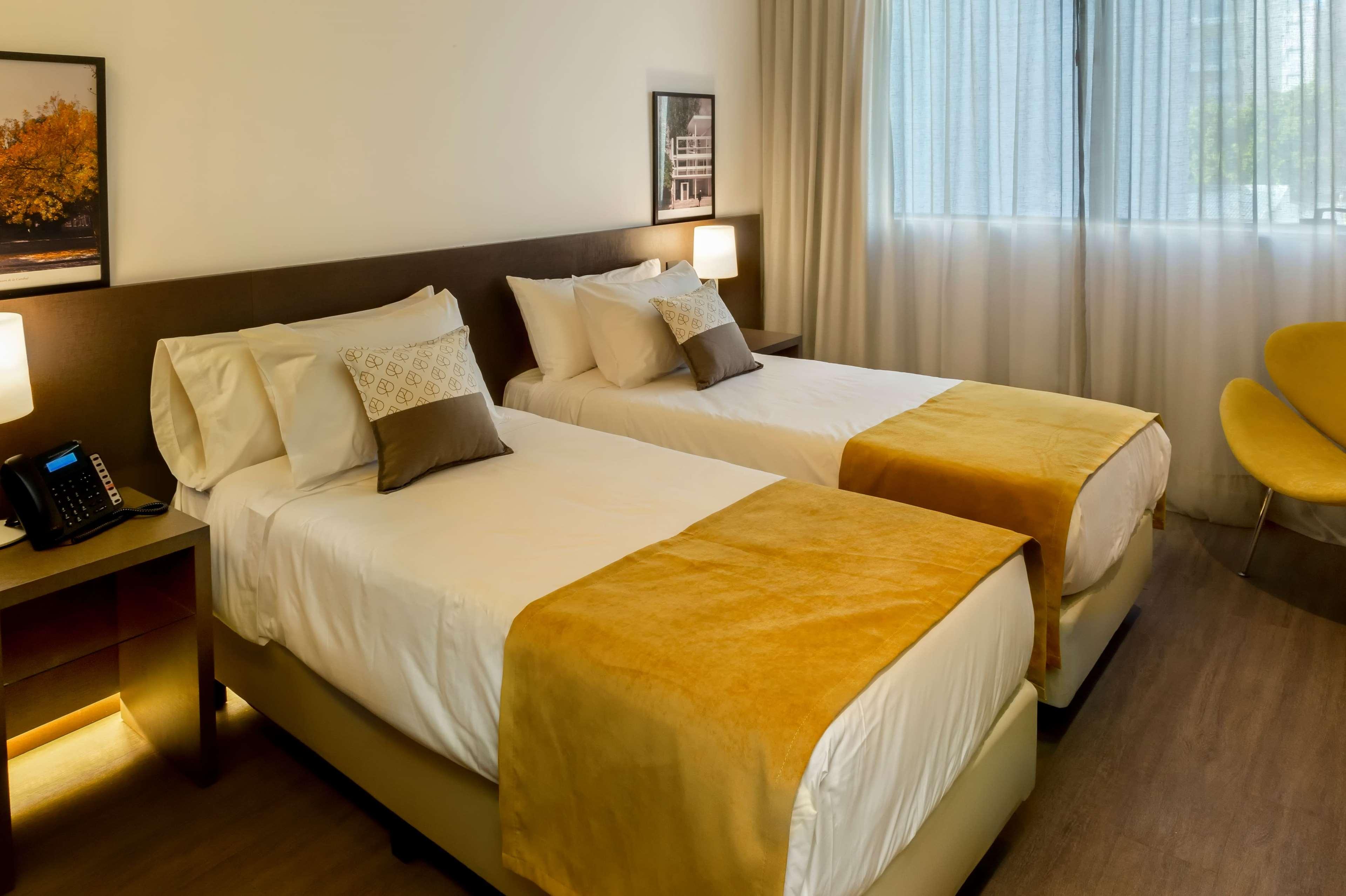 Room, Twin Beds