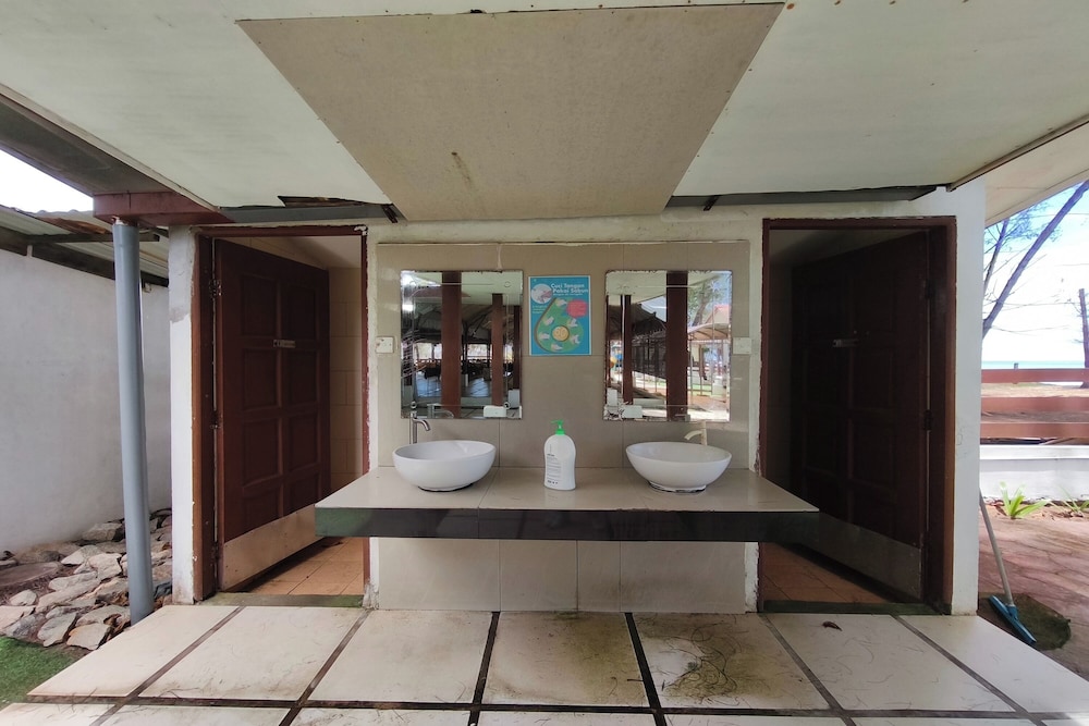 Al Safina Kijal Beach Resort & Restaurant 12/47