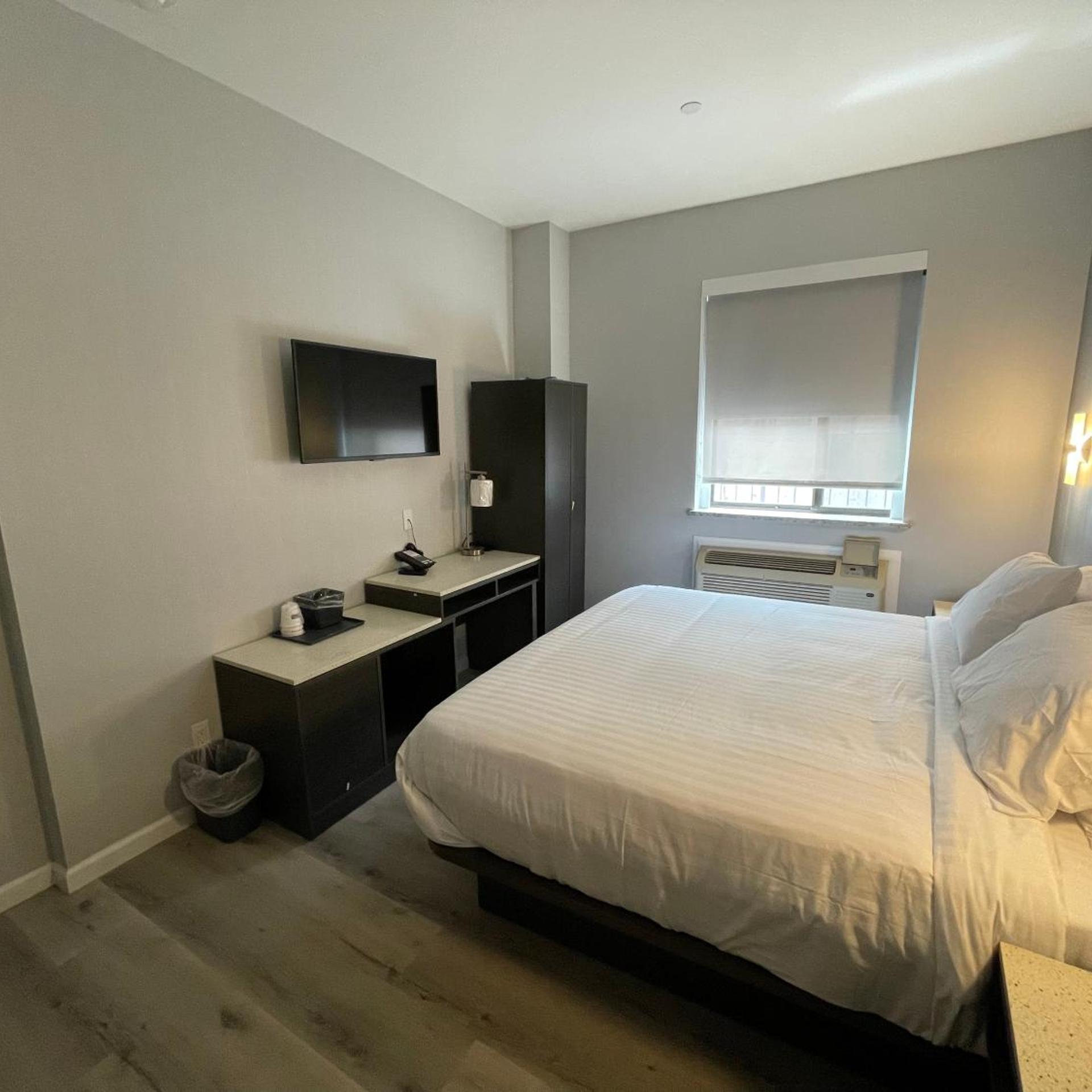 King Hotel Brooklyn Sunset Park 12/17