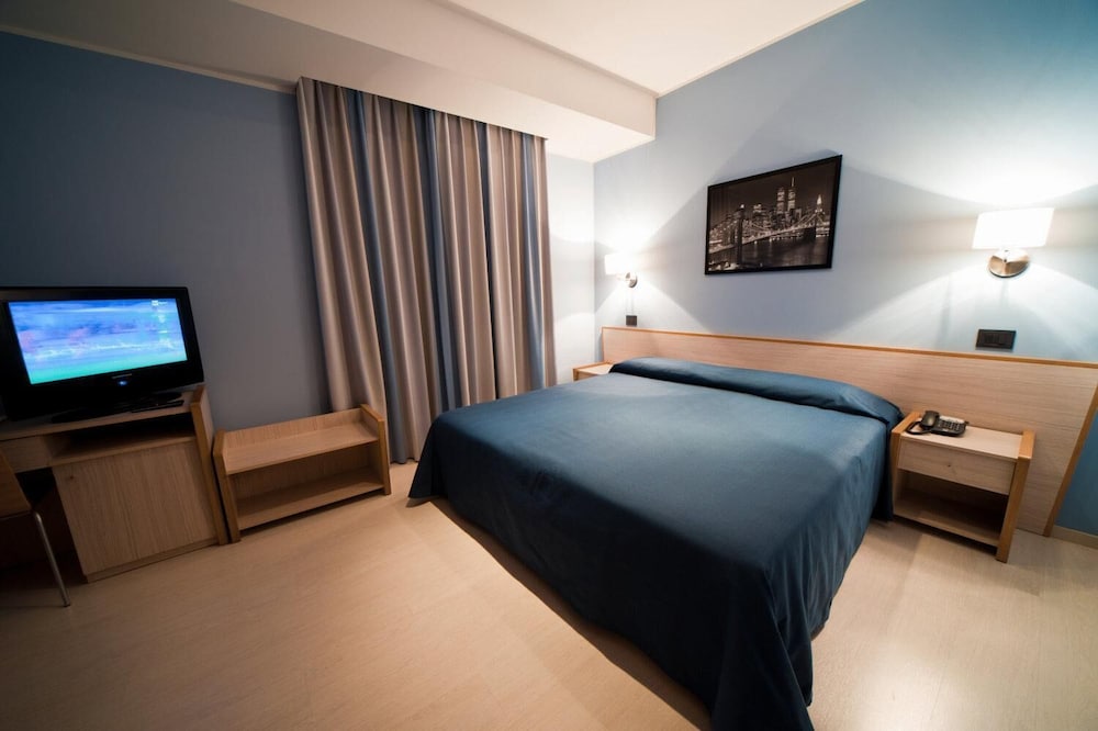 CITTA DEI PAPI HOTEL 7/27