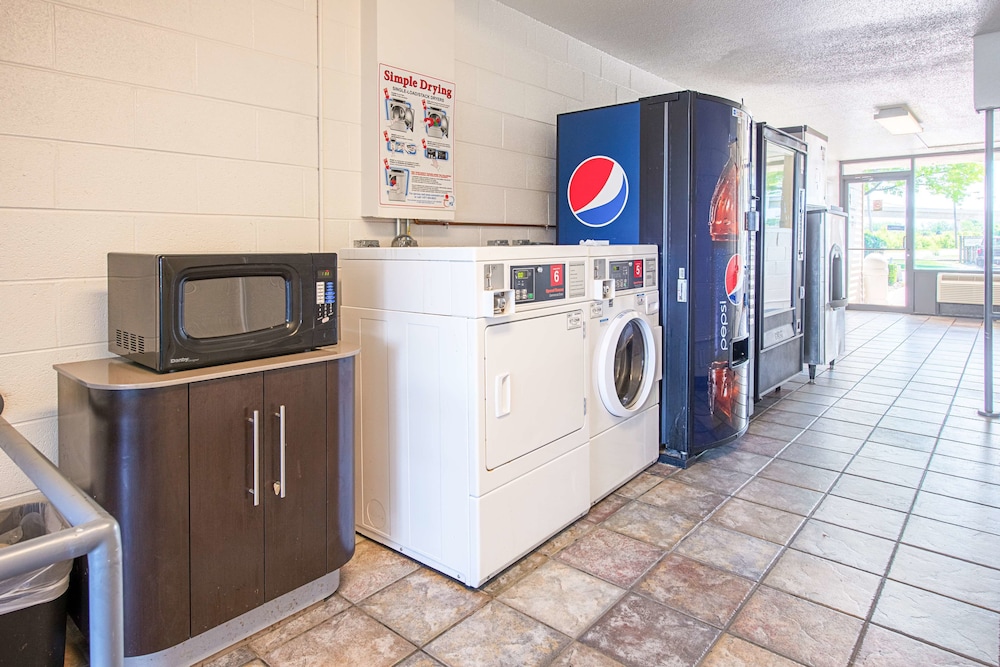 Motel6 Hammond, IN - Chicago Area 7/59