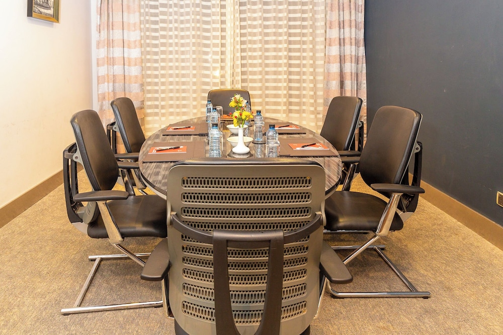 Alba Hotel Meru 44/50