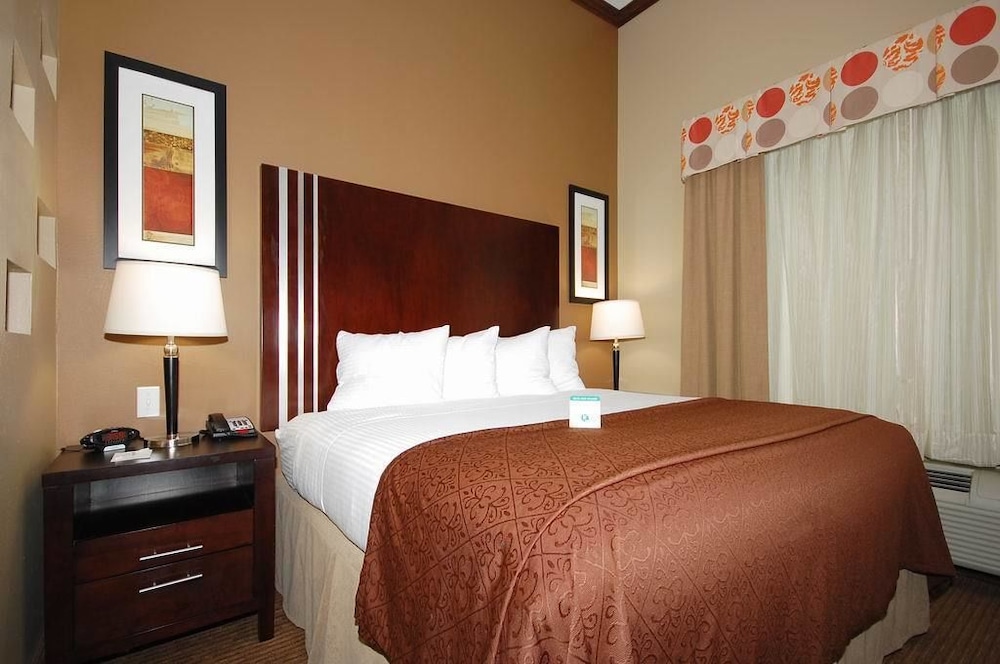 Best Western Plus Texoma Hotel and Suites 16/44
