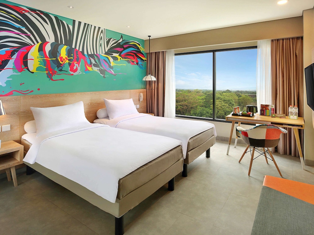 DELUXE, TWIN BEDS, GOLF COURSE VIEW