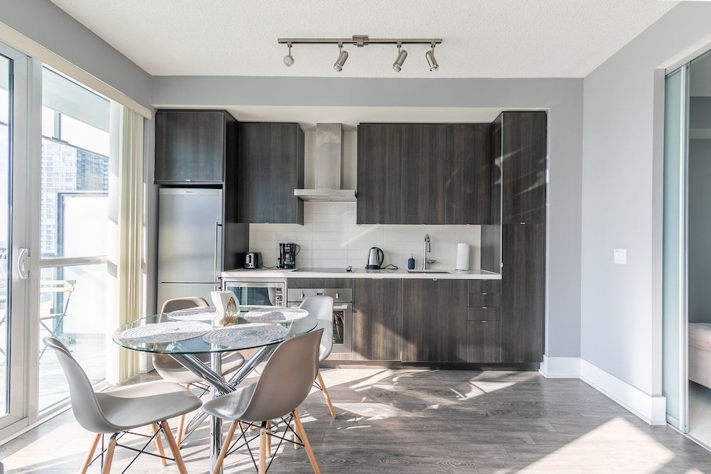 GLOBALSTAY Modern Downtown Apartment 33/46