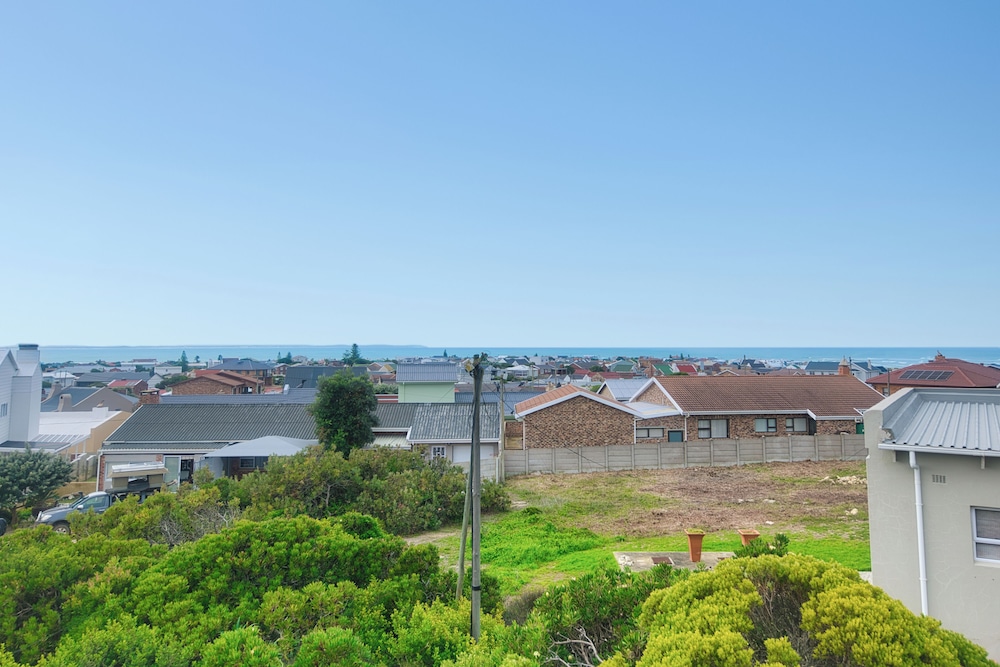 Land's Edge Struisbaai 30/33